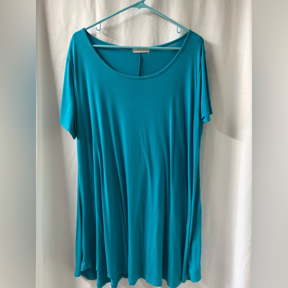 Larace Turquoise Plus Women's 2X Short Sleeved‎ Tunic.